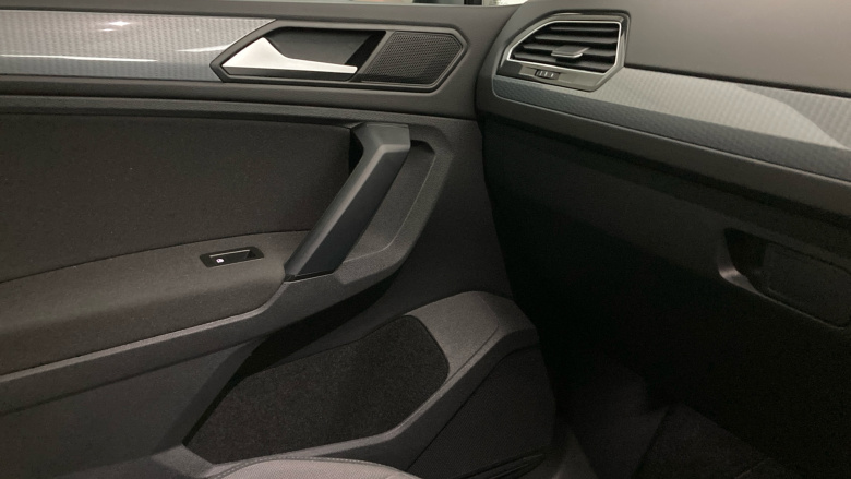 Volkswagen Tiguan 1.5 TSI 150 Life 5dr Petrol Estate